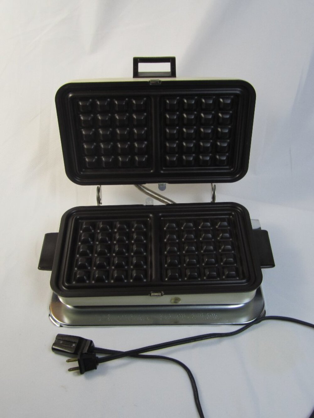 Toastess Waffle Maker 575 A - Beige - Waffle Plates Only - Tested - Works